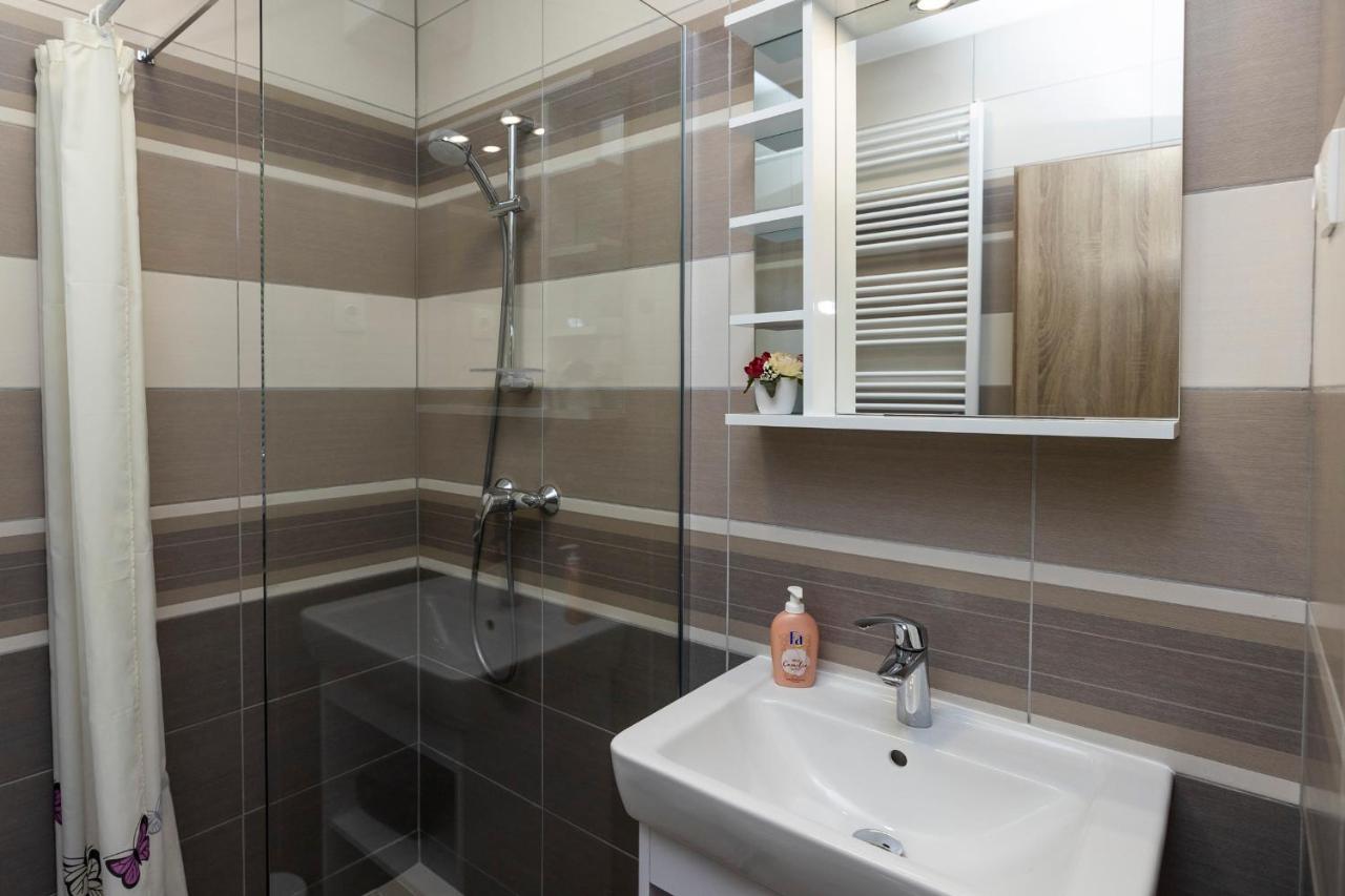 Star Apartman Eger Exterior foto