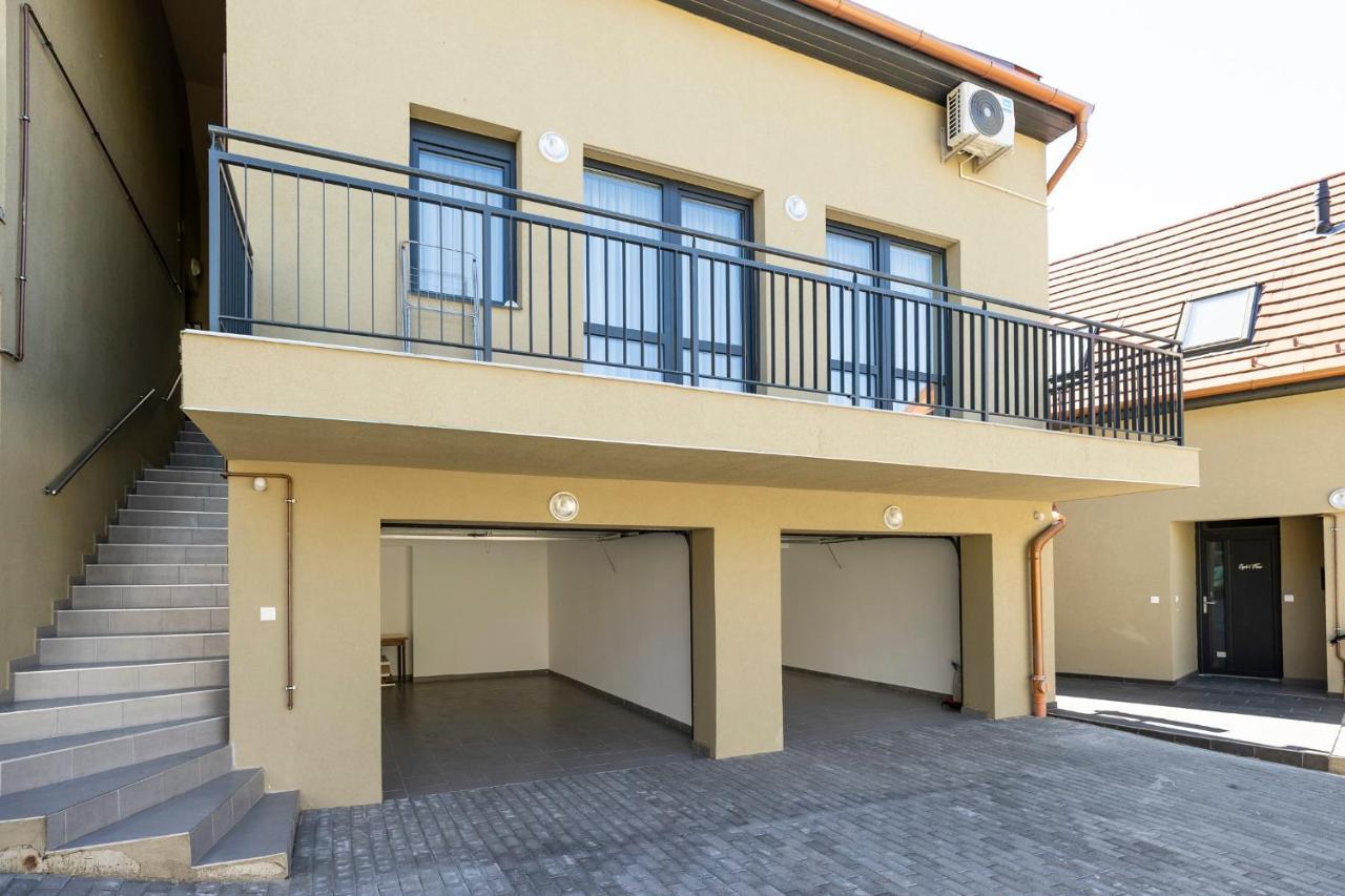 Star Apartman Eger Exterior foto